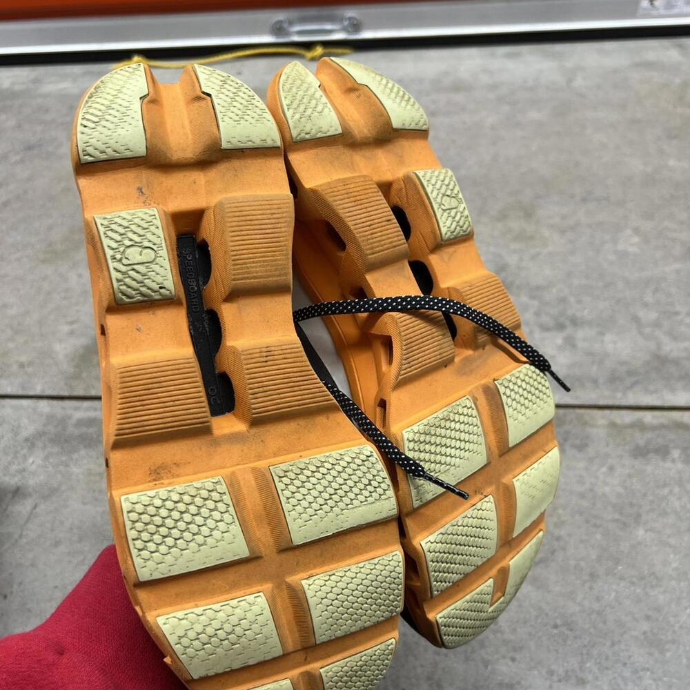 On Running Cloudmonster Eclipse Turmeric low top … - image 5